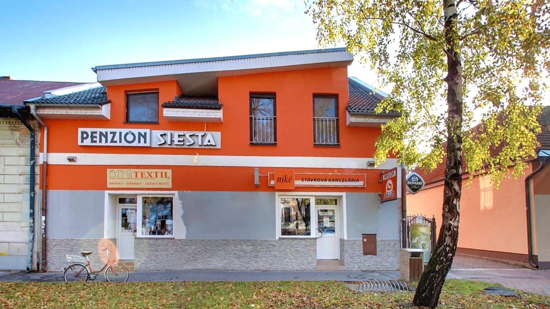 Penzion Siesta Vráble Eksteriør bilde