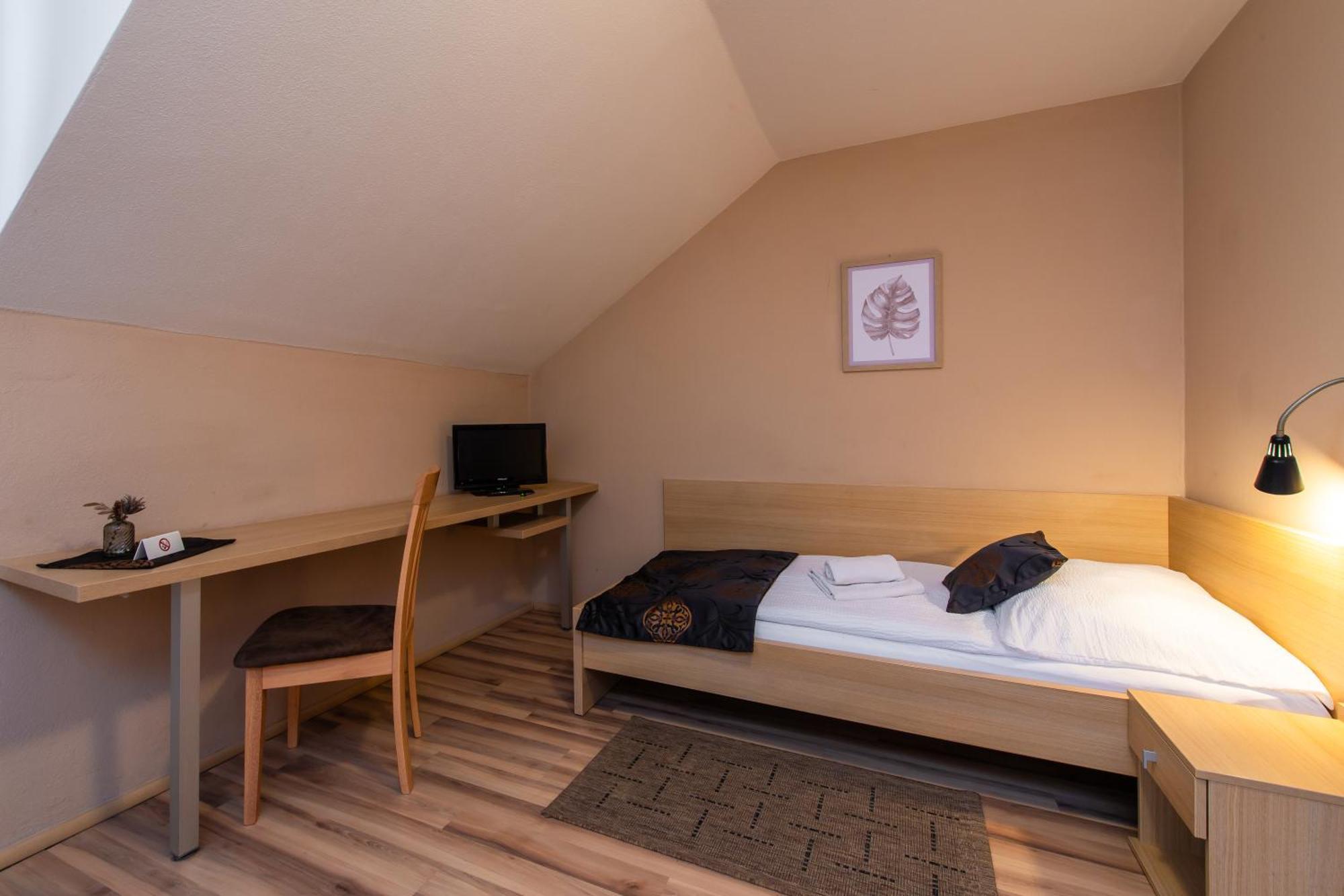 Penzion Siesta Vráble Eksteriør bilde